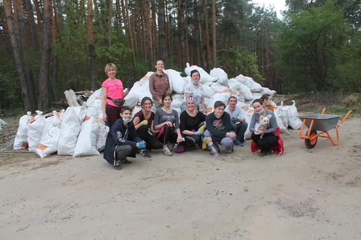 Новий рекорд: 283 мішки сміття зібрали в лісі жителі Ірпеня
