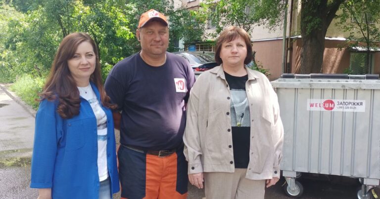 У Дніпровському районі триває щорічна планова заміна контейнерів