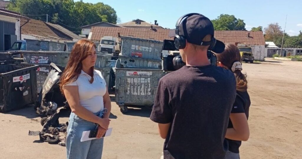 У Вознесенівському районі Запоріжжя невідомі масово знищують сміттєві баки